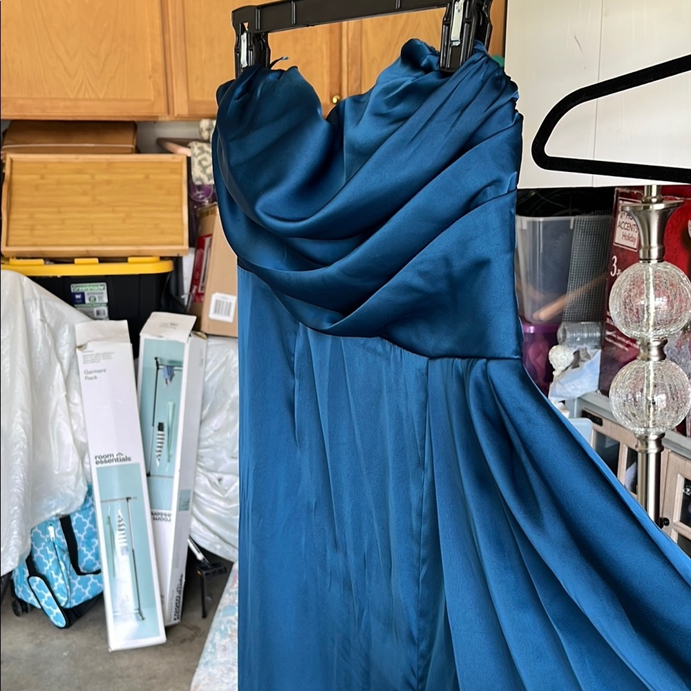 Elegant Teal Strapless Gown
